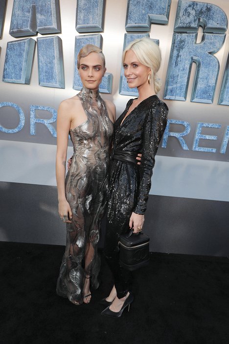 World premiere at TCL Chinese Theater in Hollywood, California, on Monday, July 17, 2017 - Cara Delevingne, Poppy Delevingne - Valerian a mesto tisícich planét - Z akcií