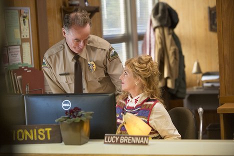 Harry Goaz, Kimmy Robertson - Twin Peaks - Episode 9 - Photos