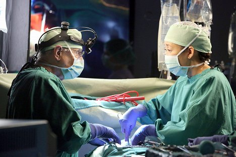 Sandra Oh - Grey's Anatomy - Die jungen Ärzte - Große Schritte - Filmfotos