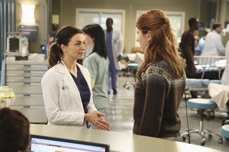 Caterina Scorsone, Jessica Gardner - Grey's Anatomy - Could We Start Again, Please? - Van film