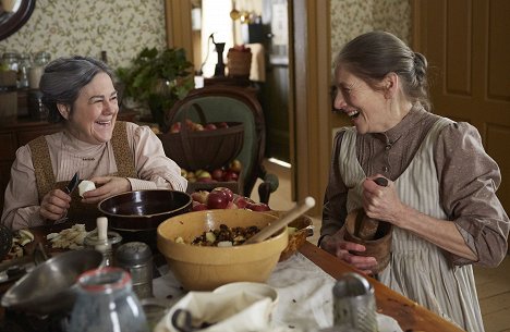 Corrine Koslo, Geraldine James - Anne, E-vel a végén! - Hasonlóhoz hozzákötve, erős csomóval - Filmfotók