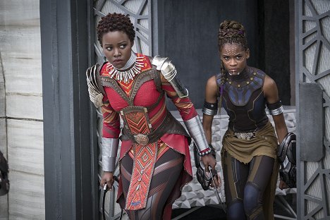 Lupita Nyong'o, Letitia Wright - Čierny panter - Z filmu