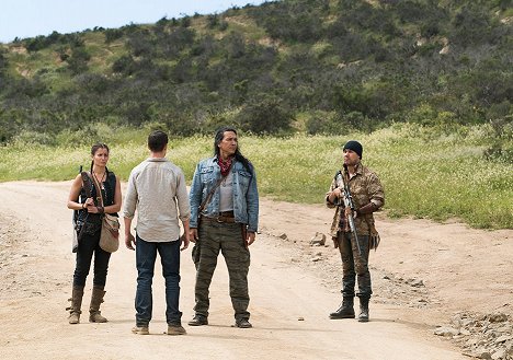 Mercedes Mason, Michael Greyeyes, Justin Rain - Fear the Walking Dead - A harag gyermekei - Filmfotók