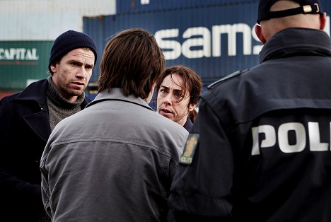Nikolaj Lie Kaas, Sofie Gråbøl - Forbrydelsen - Episode 10 - De la película