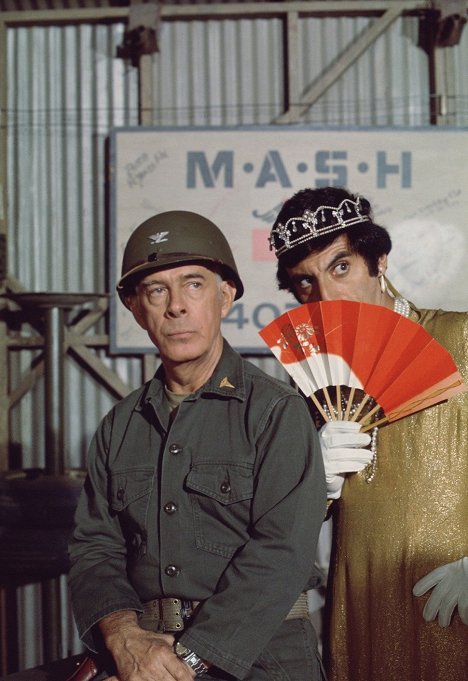 Harry Morgan, Jamie Farr - M*A*S*H - Change of Command - Photos