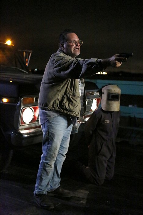 Aaron Douglas - Dirk Gently's Holistic Detective Agency - Achados e perdidos - Do filme