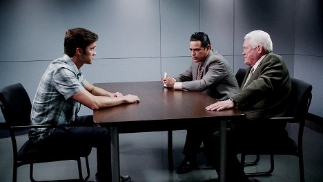 Gil McKinney, Raymond Cruz, G. W. Bailey - Major Crimes - Tödlicher Cocktail - Filmfotos