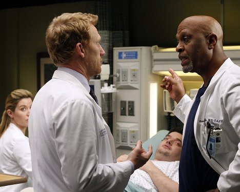 Kevin McKidd, Jeffrey Addiss, James Pickens Jr. - Grey's Anatomy - We Gotta Get Out of This Place - Photos