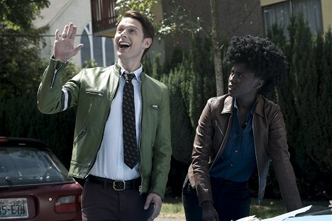 Samuel Barnett, Jade Eshete - Dirk Gently's Holistic Detective Agency - Watkin - Z filmu