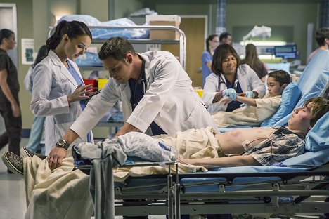 Camilla Luddington, Justin Chambers, Chandra Wilson - Grey's Anatomy - Die jungen Ärzte - Schockzustand - Filmfotos