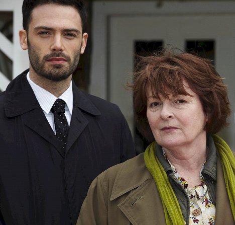 David Leon, Brenda Blethyn - Les Enquêtes de Vera - La Fillette sous les décombres - Promo