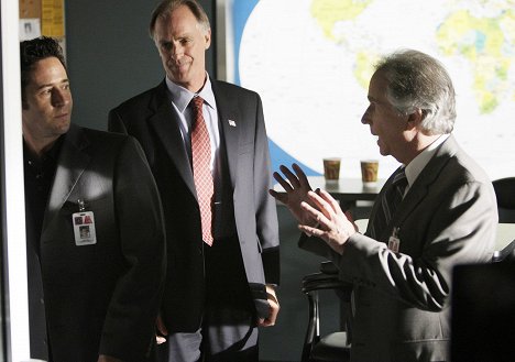 Rob Morrow, Keith Carradine, Henry Winkler - Numb3rs - Jack of All Trades - Photos
