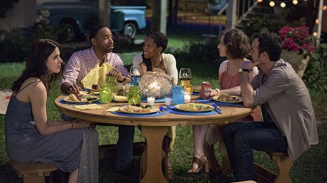 Margaret Qualley, Kevin Carroll, Regina King, Carrie Coon, Justin Theroux - The Leftovers - Axis Mundi - Photos