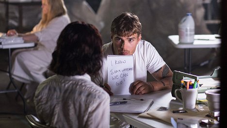 Chris Zylka - The Leftovers - Contrepartie - Film