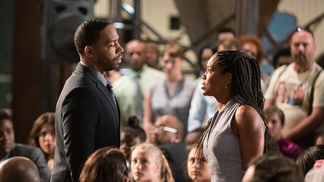 Kevin Carroll, Regina King - The Leftovers - Lens - Van film