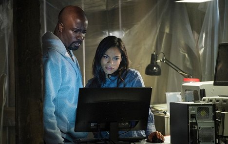 Mike Colter, Rosario Dawson - Luke Cage - Season 1 - Photos