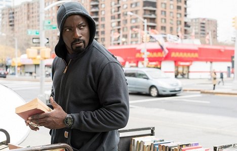 Mike Colter - Marvel's Luke Cage - Série 1 - Z filmu