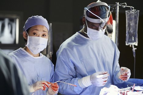 Sandra Oh, Isaiah Washington - Grey's Anatomy - From a Whisper to a Scream - Van film