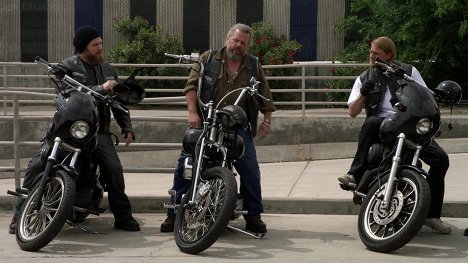 Ryan Hurst, Mark Boone Junior, Charlie Hunnam - Zákon gangu - Čistič - Z filmu