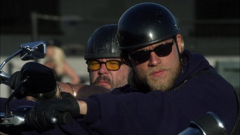 Mark Boone Junior, Charlie Hunnam - Sons of Anarchy - Home - Photos