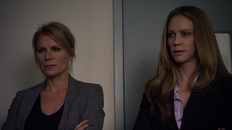 Ally Walker - Sons of Anarchy - The Push - Photos