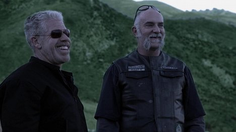 Ron Perlman, Andy McPhee - Sons of Anarchy - Lochan Mor - Film