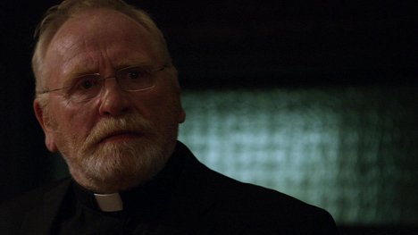 James Cosmo - Zákon gangu - Pravda - Z filmu