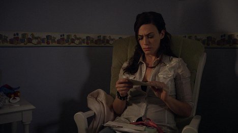 Maggie Siff - Zákon gangu - Prsten - Z filmu