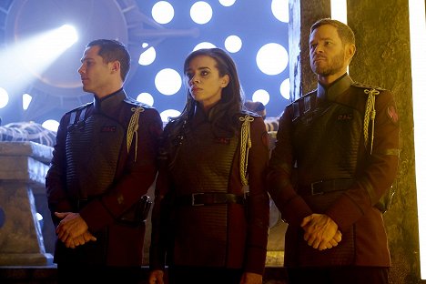 Luke Macfarlane, Hannah John-Kamen, Aaron Ashmore - Killjoys - Necropolis Now - Photos