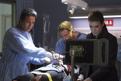 Benjamin Bratt, Tim Daly, Kate Walsh - Private Practice - Stiller Alarm - Filmfotos