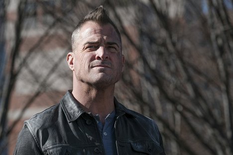 George Eads - MacGyver - Ruler - Photos