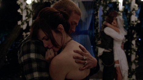 Charlie Hunnam, Maggie Siff - Sons of Anarchy - Out - Photos