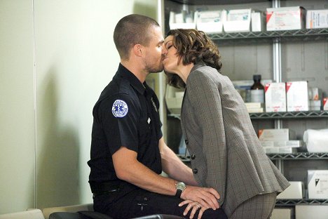 Stephen Amell, Amy Brenneman - Private Practice - Ceux qui comptent - Film
