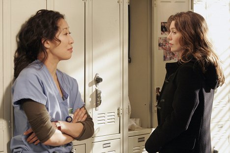 Sandra Oh, Ellen Pompeo - Grey's Anatomy - Time After Time - Photos