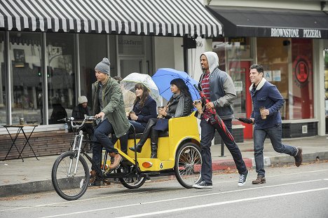 Zooey Deschanel, Hannah Simone, Damon Wayans Jr., Max Greenfield - New Girl - Oregon - Filmfotos