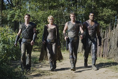 Ben Browder, Amanda Tapping, Michael Shanks, Christopher Judge - Stargate Kommando SG-1 - Das verschwundene Stargate - Filmfotos