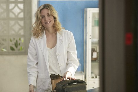 Evelyne Brochu - Orphan Black - To Right the Wrongs of Many - Z filmu
