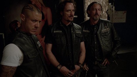 Theo Rossi, Kim Coates, Tommy Flanagan - Sons of Anarchy - Brick - Photos