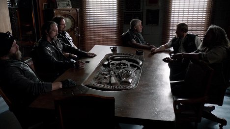 Ryan Hurst, Tommy Flanagan, Kim Coates, Ron Perlman, Charlie Hunnam, Mark Boone Junior - Sons of Anarchy - Unter Beschuss - Filmfotos