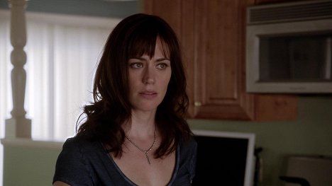 Maggie Siff - Sons of Anarchy - Fruit for the Crows - Photos