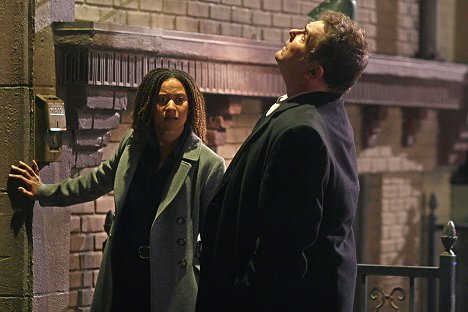 Tracie Thoms, Jeremy Ratchford - Cold Case - The Road - Photos