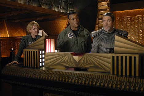Amanda Tapping, Christopher Judge, Tony Amendola - Stargate Kommando SG-1 - Fleisch und Blut - Filmfotos