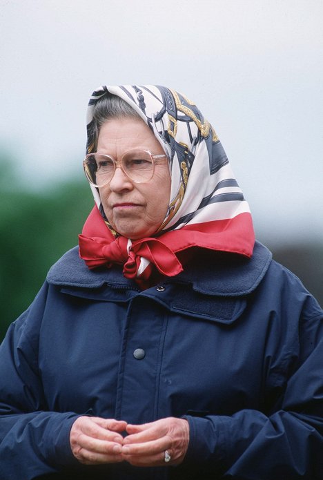 Queen Elizabeth II - Diana: 7 Days That Shook the Windsors - Photos