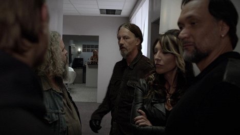 Mark Boone Junior, Tommy Flanagan, Katey Sagal, Jimmy Smits - Sons of Anarchy - Authority Vested - Photos