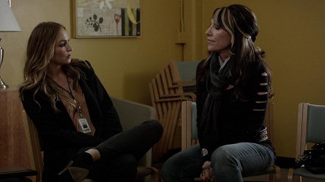 Drea de Matteo, Katey Sagal - Sons of Anarchy - Laying Pipe - Photos