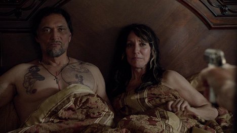 Jimmy Smits, Katey Sagal - Sons of Anarchy - Small World - Photos
