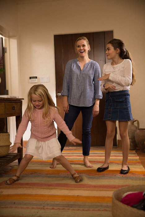 Eden Grace Redfield, Reese Witherspoon, Lola Flanery - Home Again - Making of