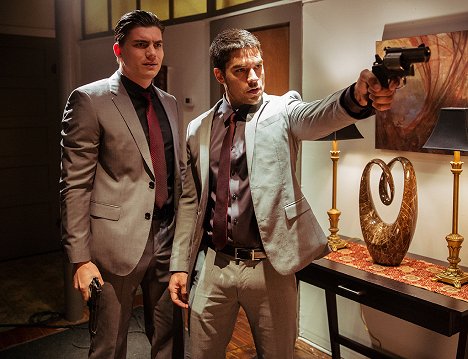 Zane Holtz, D.J. Cotrona - From Dusk Till Dawn: The Series - Boxman - De la película