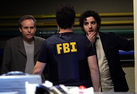 Peter MacNicol, David Krumholtz - Numb3rs - Animal Rites - Photos