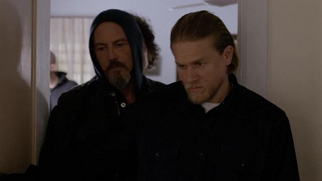 Tommy Flanagan, Charlie Hunnam - Sons of Anarchy - Sous le signe de la balance - Film